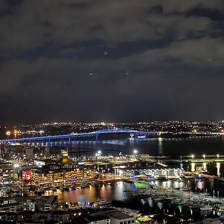 Top Floor Harbour View And Skytower View Apartment In Cbd โอ๊คแลนด์ ภายนอก รูปภาพ