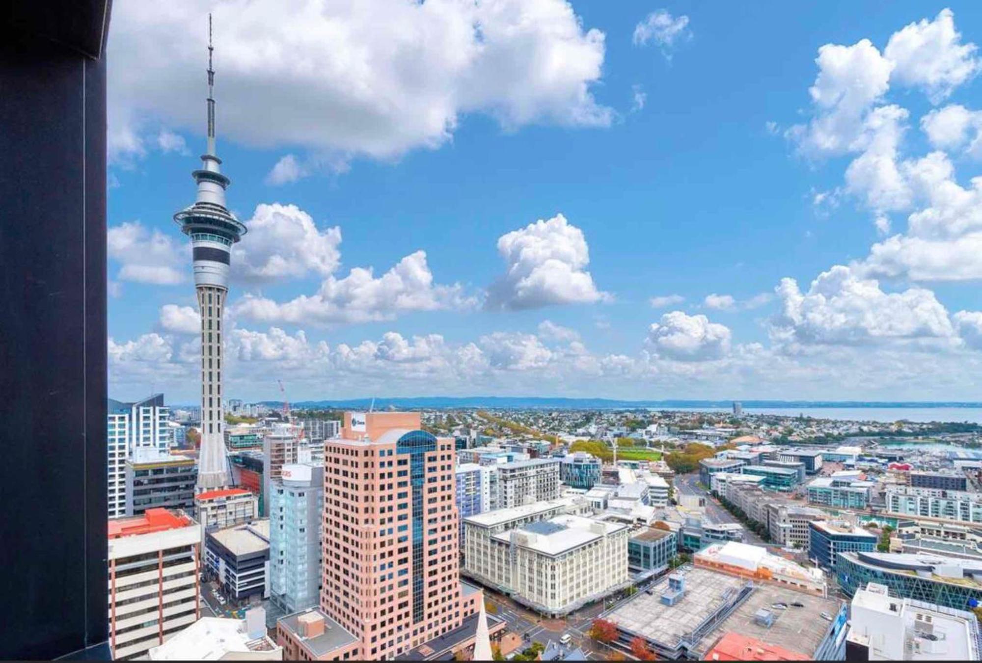 Top Floor Harbour View And Skytower View Apartment In Cbd โอ๊คแลนด์ ภายนอก รูปภาพ